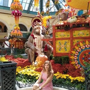 Meet your Posher, Simone